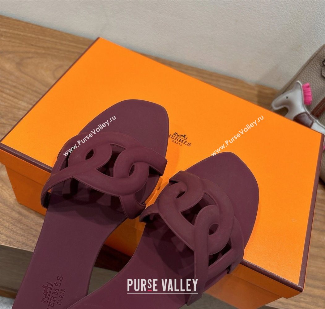 Hermes Chaine dAncre Rubber Flat Thong Slides Sandal Dark Burgundy 2025 H070803 (XC-250708027)
