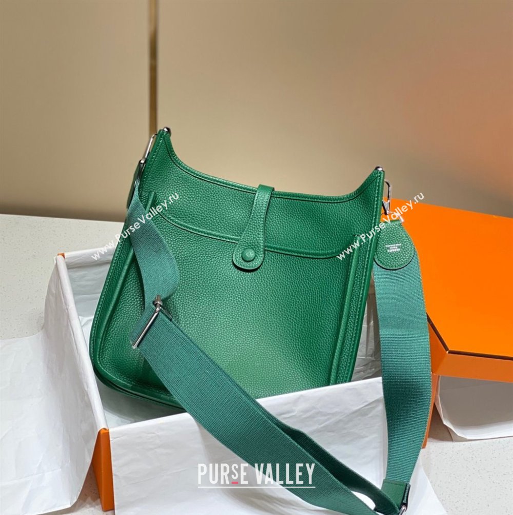Hermes Evelyne Bag 29cm in Togo Calfskin Leather Emerald Green 2025 (FL-250808125)