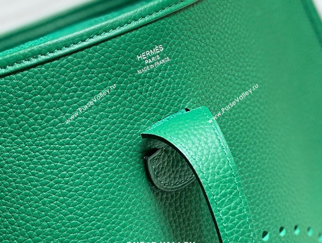 Hermes Evelyne Bag 29cm in Togo Calfskin Leather Emerald Green 2025 (FL-250808125)