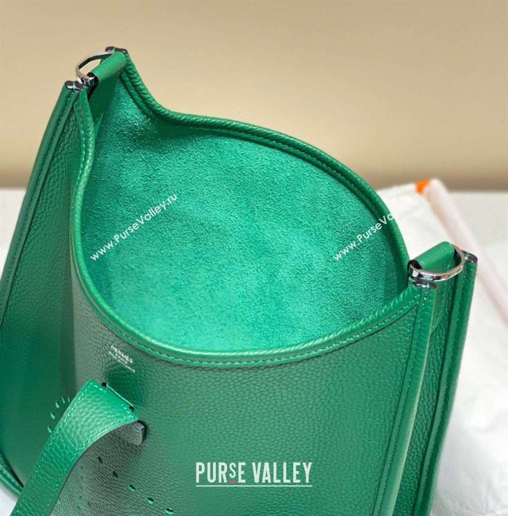 Hermes Evelyne Bag 29cm in Togo Calfskin Leather Emerald Green 2025 (FL-250808125)