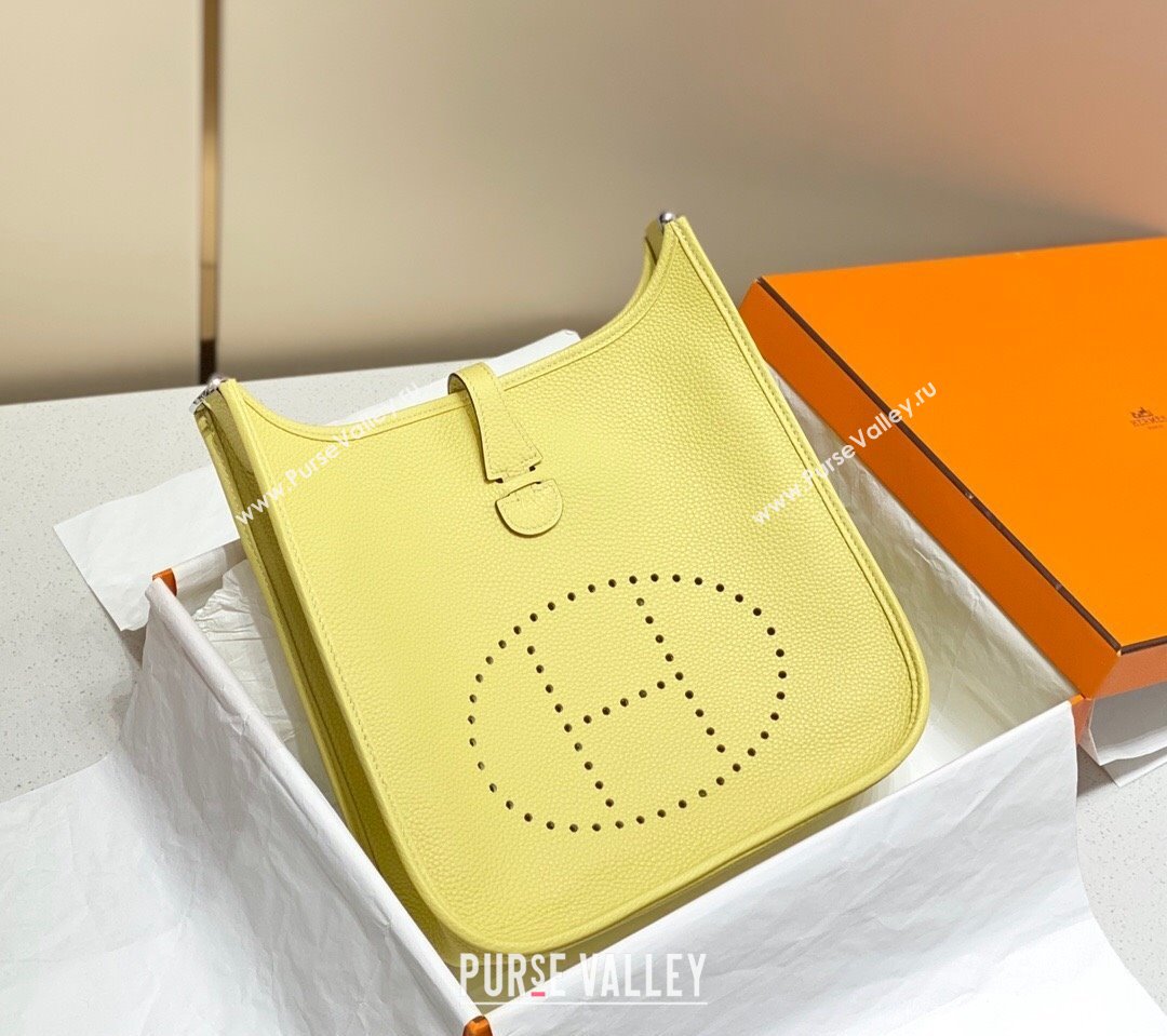 Hermes Evelyne Bag 29cm in Togo Calfskin Leather Chick Yellow 2025 (FL-250808130)