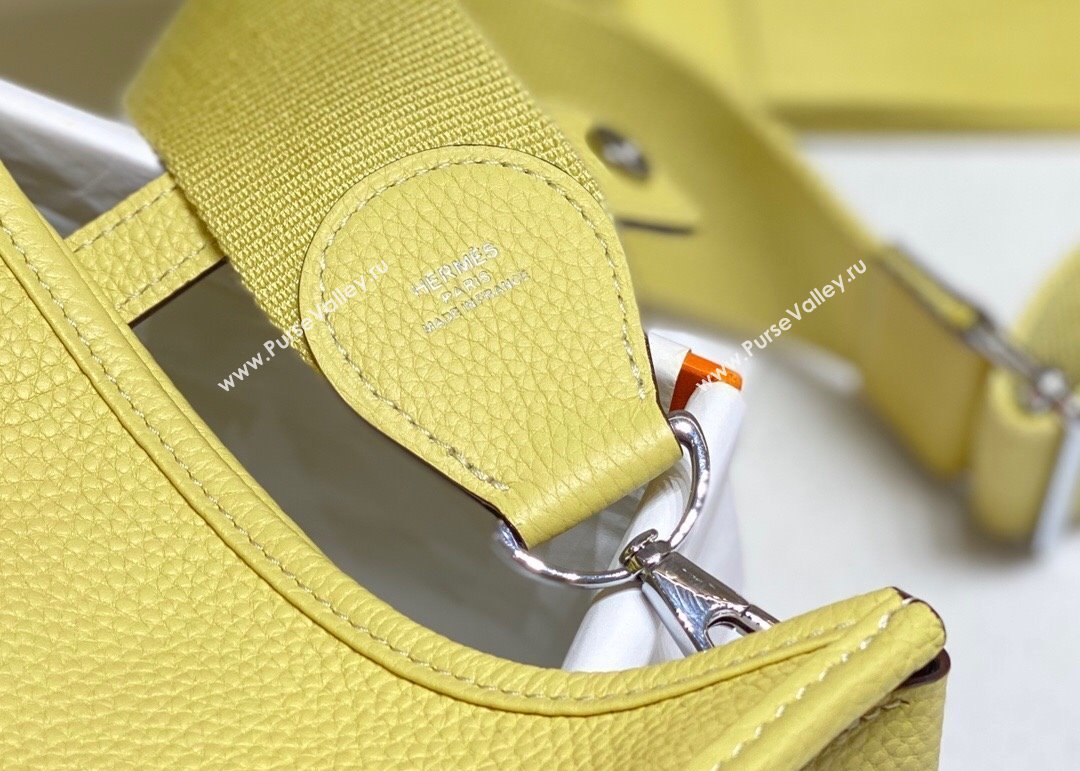 Hermes Evelyne Bag 29cm in Togo Calfskin Leather Chick Yellow 2025 (FL-250808130)