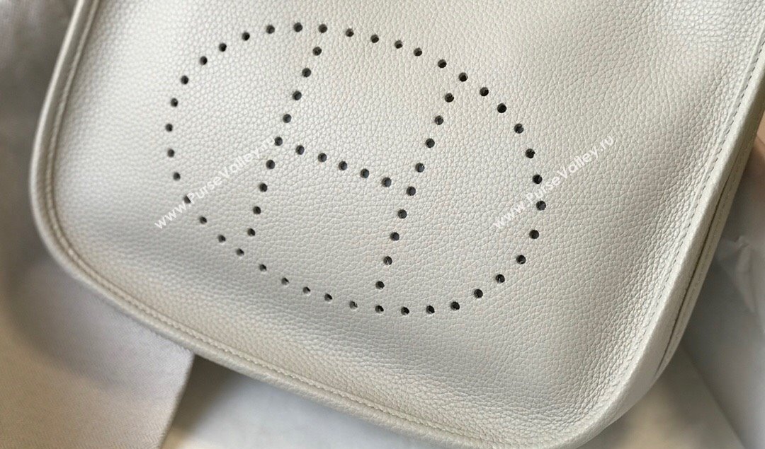 Hermes Evelyne Bag 29cm in Togo Calfskin Leather Pearly Grey 2025 (FL-250808135)
