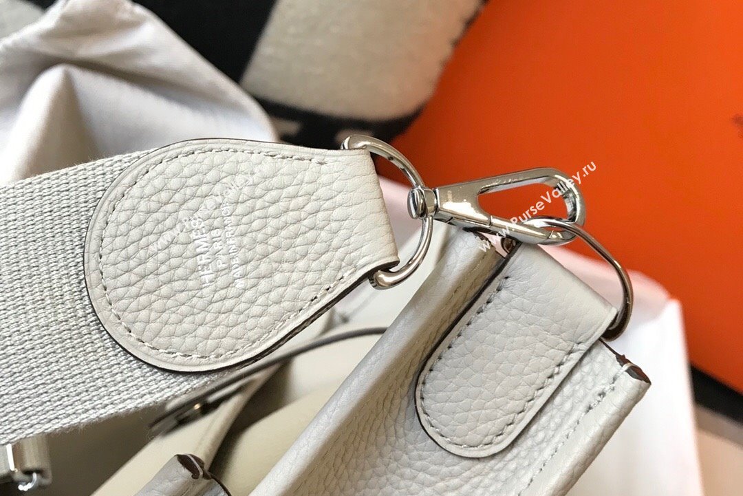 Hermes Evelyne Bag 29cm in Togo Calfskin Leather Pearly Grey 2025 (FL-250808135)