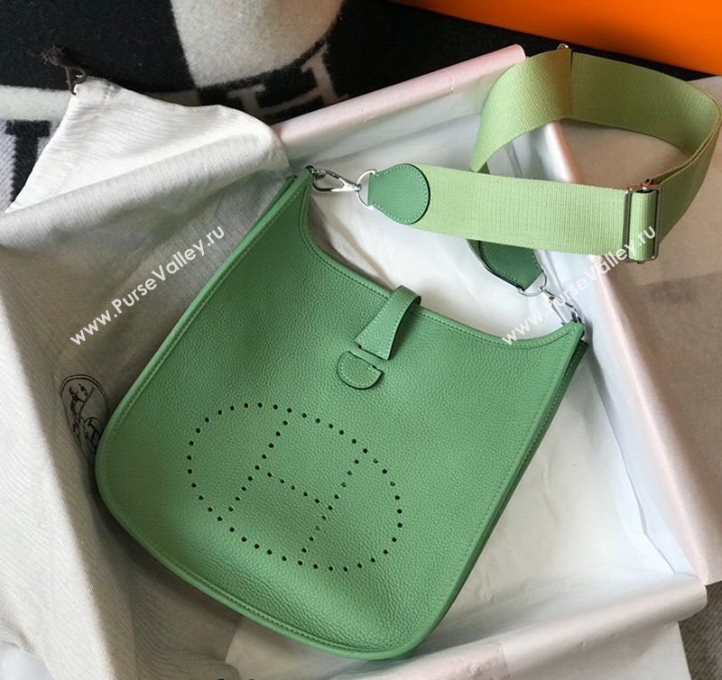 Hermes Evelyne Bag 29cm in Togo Calfskin Leather Avocado Green 2025 (FL-250808136)