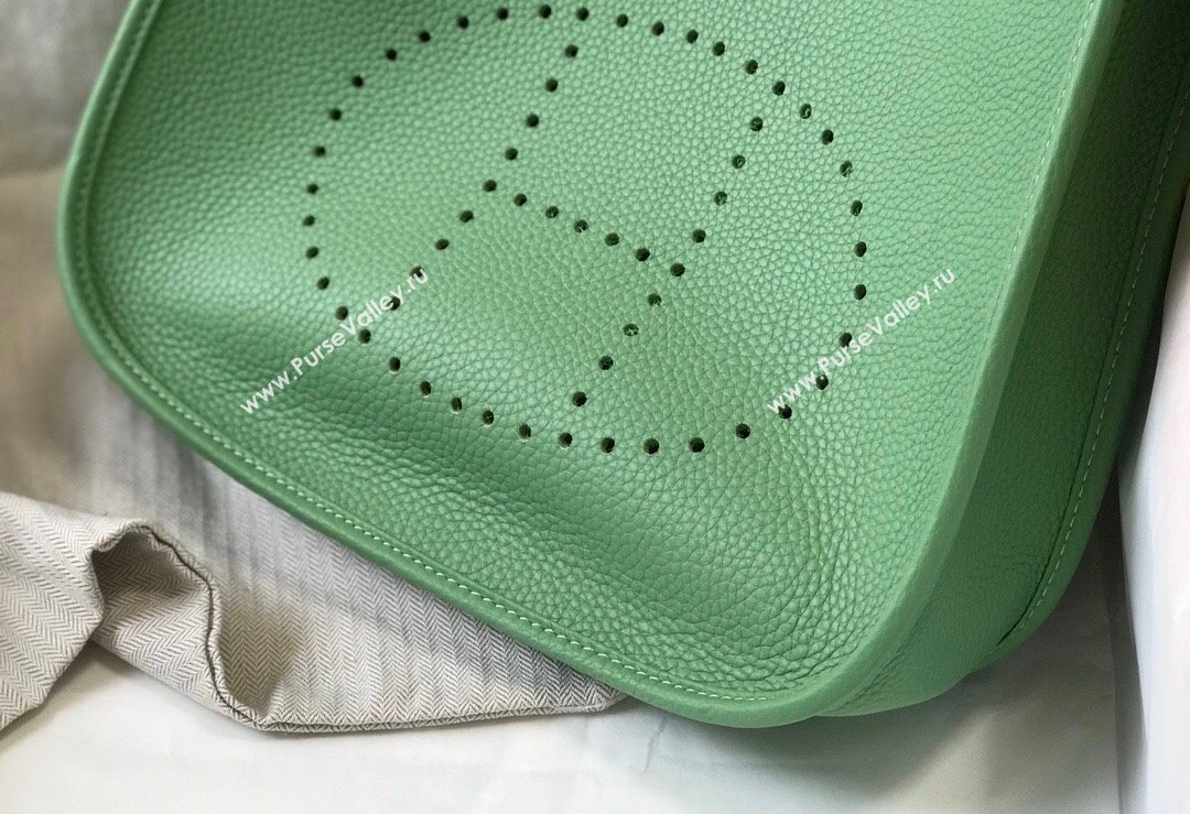 Hermes Evelyne Bag 29cm in Togo Calfskin Leather Avocado Green 2025 (FL-250808136)