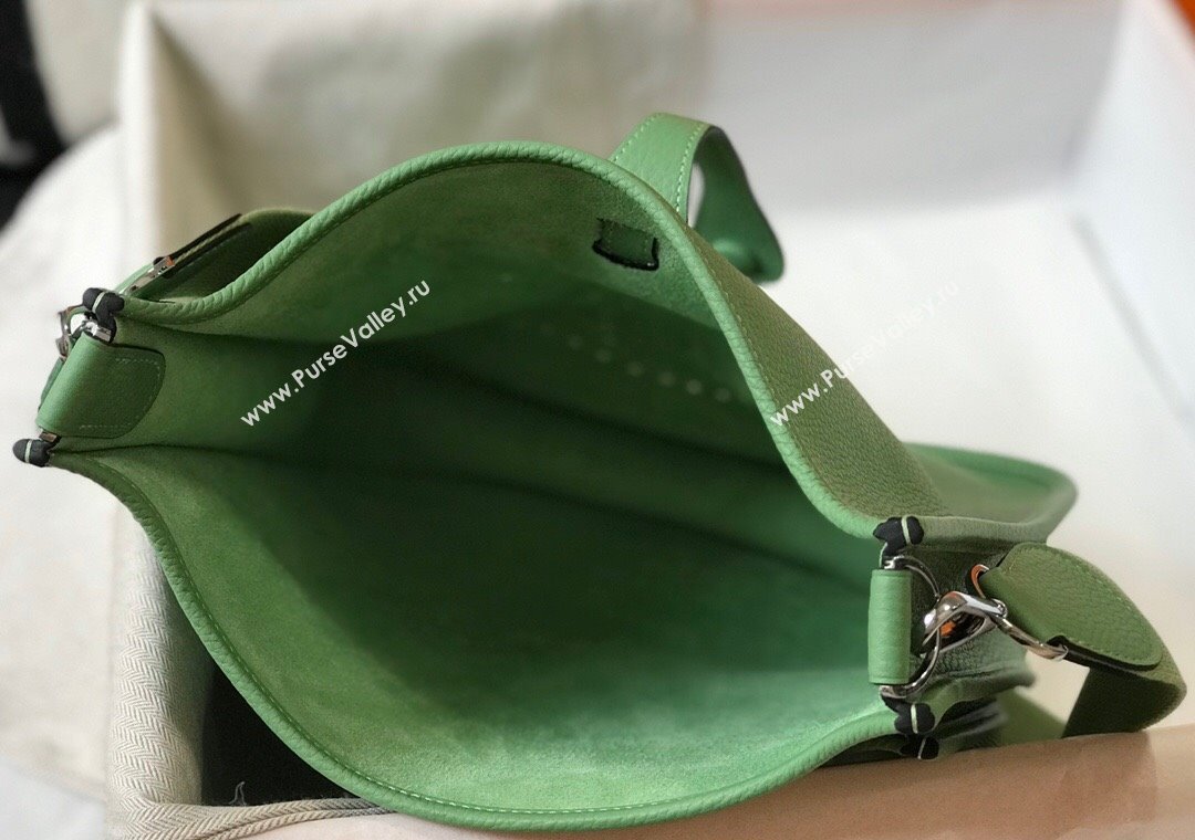 Hermes Evelyne Bag 29cm in Togo Calfskin Leather Avocado Green 2025 (FL-250808136)
