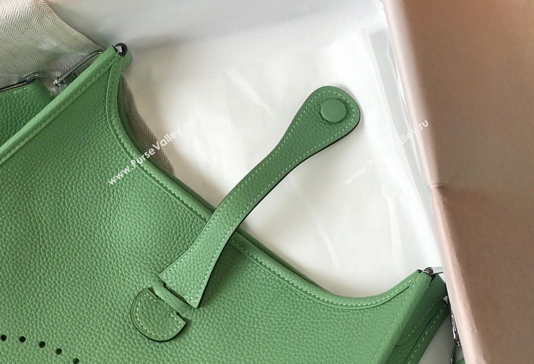 Hermes Evelyne Bag 29cm in Togo Calfskin Leather Avocado Green 2025 (FL-250808136)