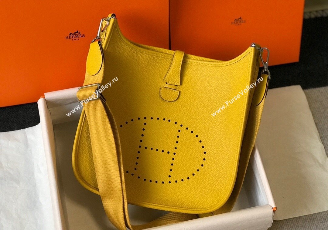 Hermes Evelyne Bag 29cm in Togo Calfskin Leather Amber Yellow 2025 (FL-250808138)