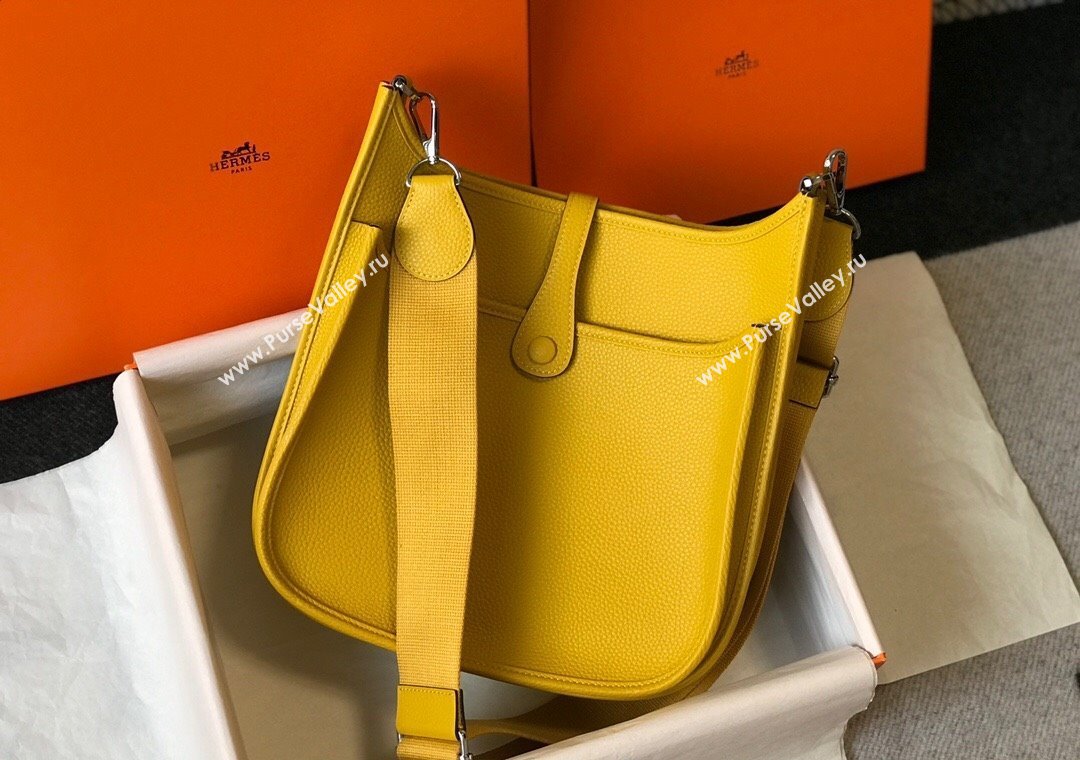 Hermes Evelyne Bag 29cm in Togo Calfskin Leather Amber Yellow 2025 (FL-250808138)