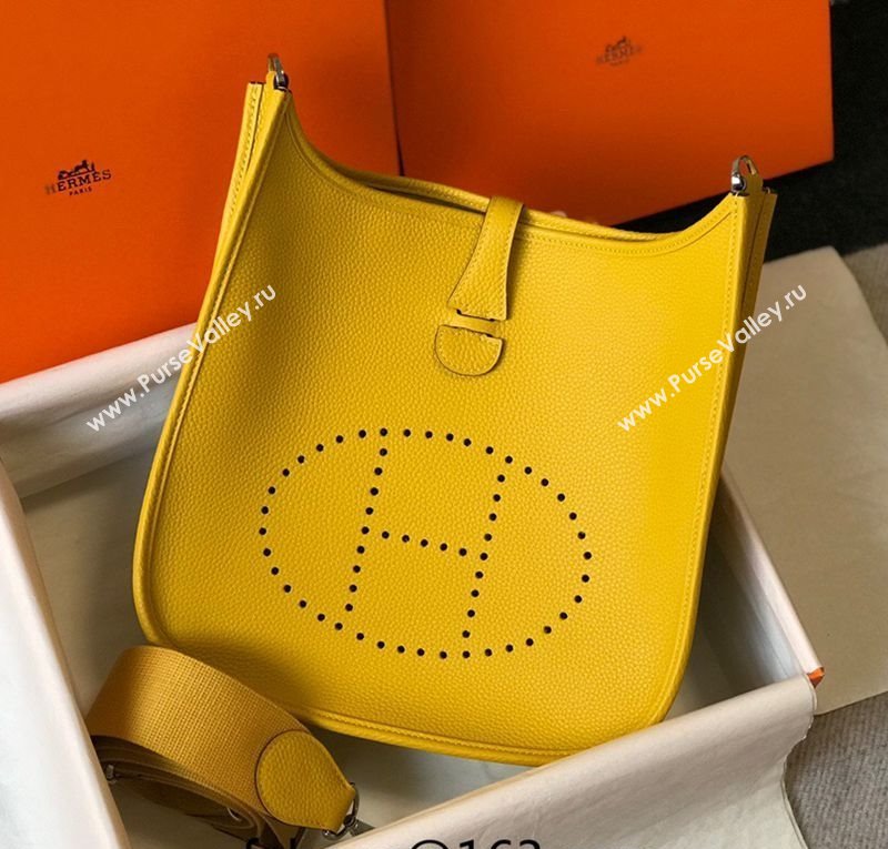 Hermes Evelyne Bag 29cm in Togo Calfskin Leather Amber Yellow 2025 (FL-250808138)