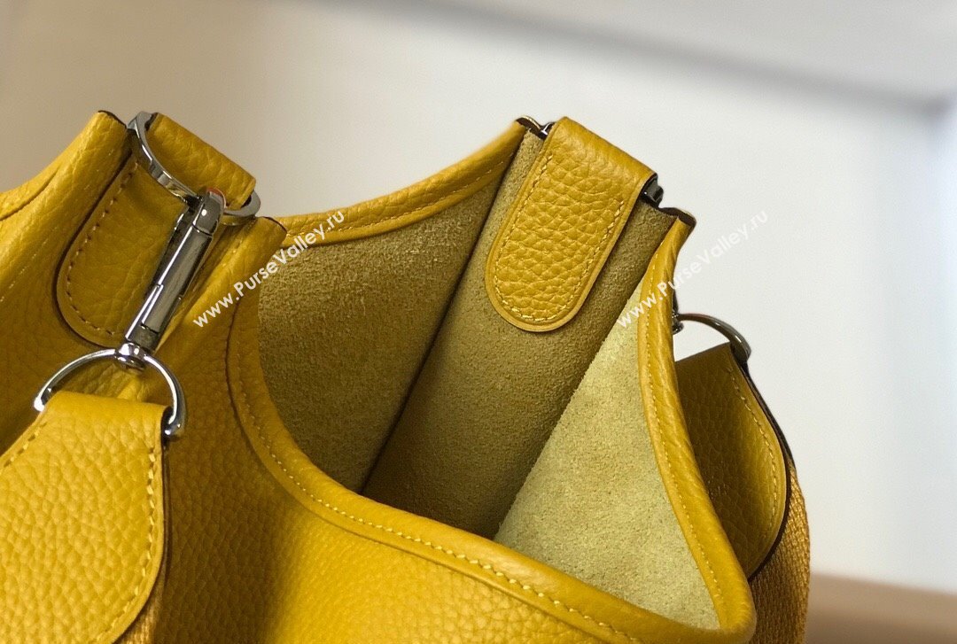 Hermes Evelyne Bag 29cm in Togo Calfskin Leather Amber Yellow 2025 (FL-250808138)