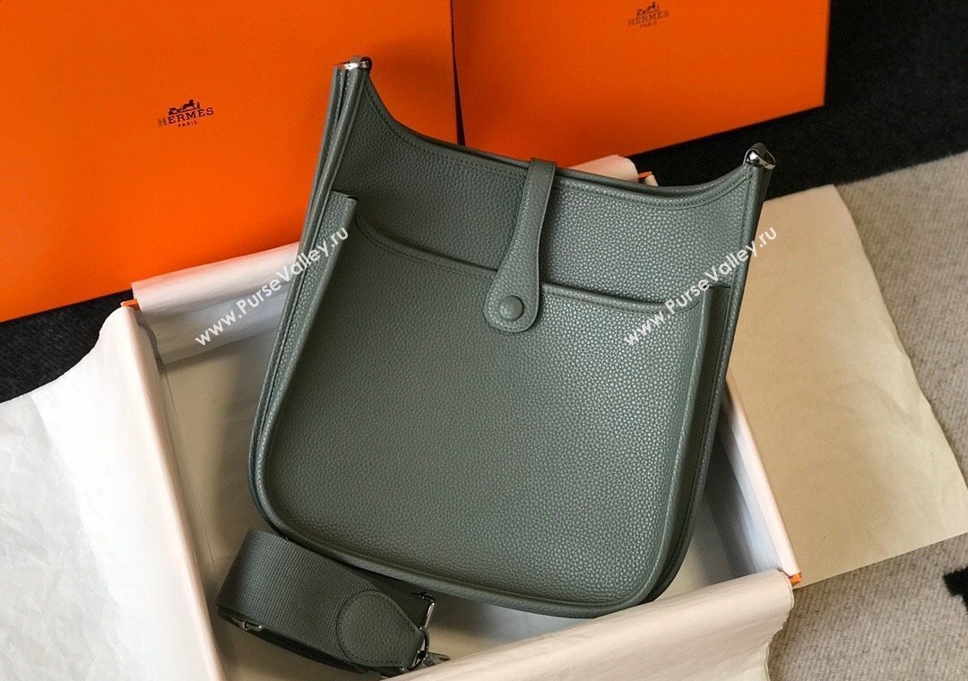 Hermes Evelyne Bag 29cm in Togo Calfskin Leather Almond Green 2025 (FL-250808140)
