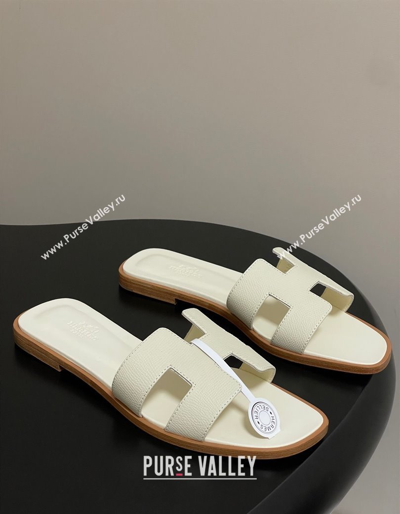 Hermes Oran Classic Flat Slides Sandal in Palm-Grained Calfskin Pale Yellow 2025 0819 (MD-250819002)