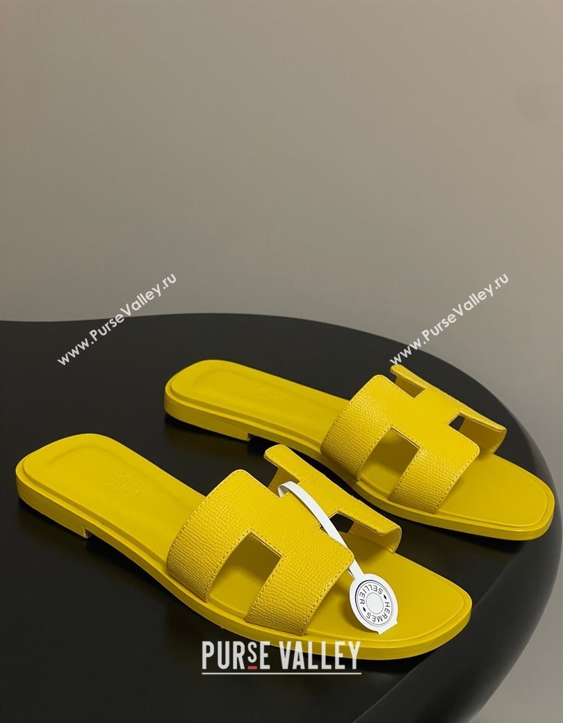 Hermes Oran Classic Flat Slides Sandal in Palm-Grained Calfskin Bright Yellow 2025 0819 (MD-250819014)
