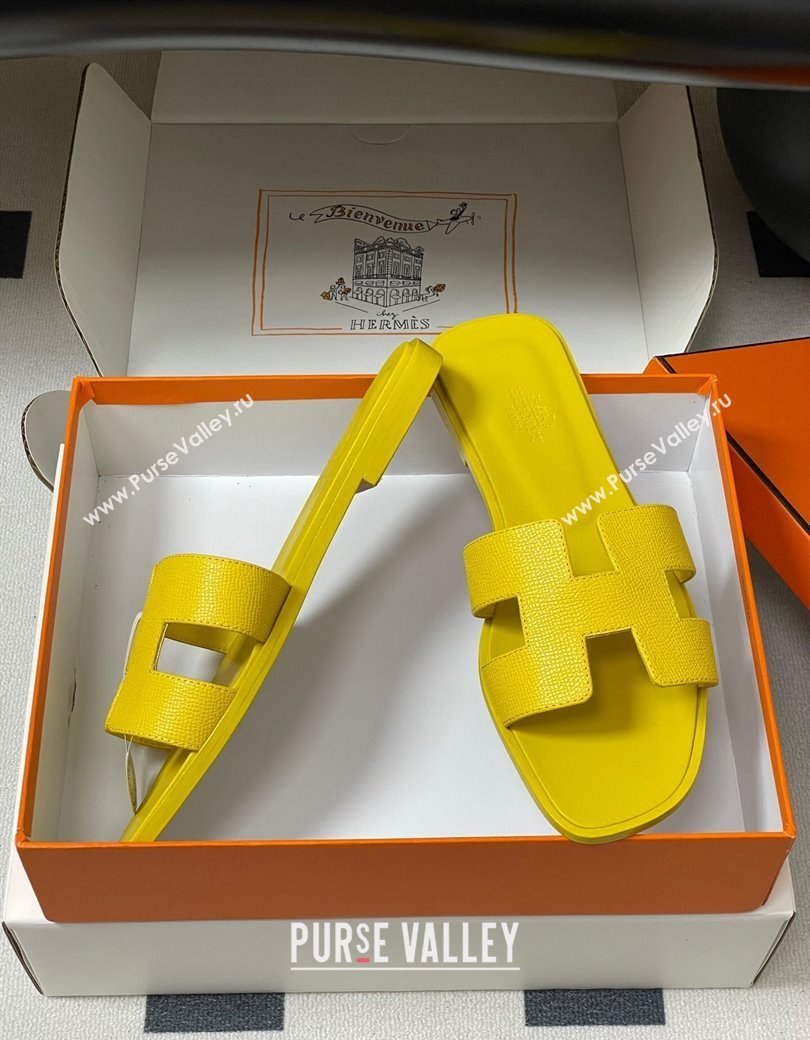 Hermes Oran Classic Flat Slides Sandal in Palm-Grained Calfskin Bright Yellow 2025 0819 (MD-250819014)