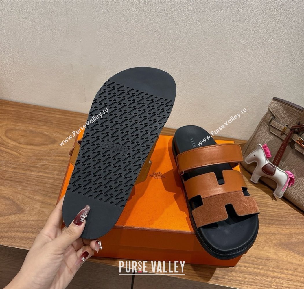 Hermes Chypre Slide Sandals in Calfskin and Suede Dark/Brown 2025 H082008 (XC-250820070)