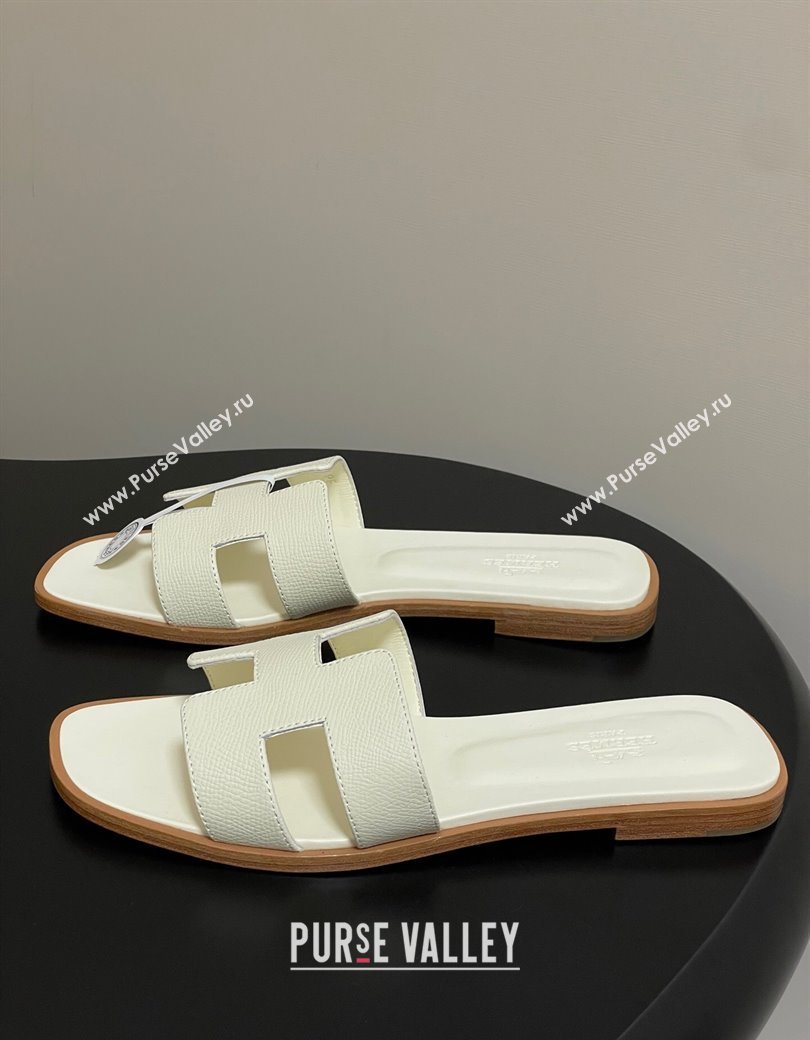 Hermes Oran Classic Flat Slides Sandal in Palm-Grained Calfskin Pale Yellow 2025 0819 (MD-250819002)