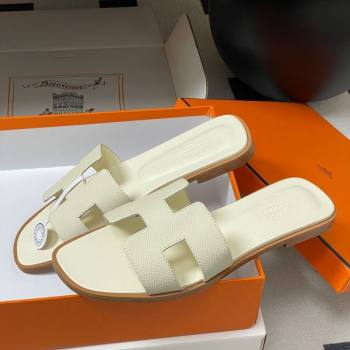 Hermes Oran Classic Flat Slides Sandal in Palm-Grained Calfskin Pale Yellow 2025 0819 (MD-250819002)