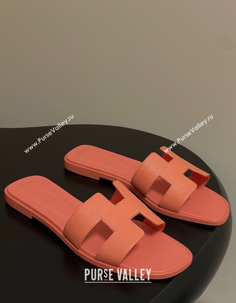 Hermes Oran Classic Flat Slides Sandal in Palm-Grained Calfskin Peachy Pink 2025 0819 (MD-250819021)