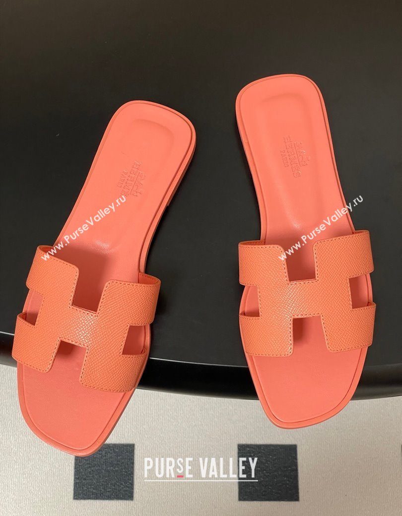 Hermes Oran Classic Flat Slides Sandal in Palm-Grained Calfskin Peachy Pink 2025 0819 (MD-250819021)