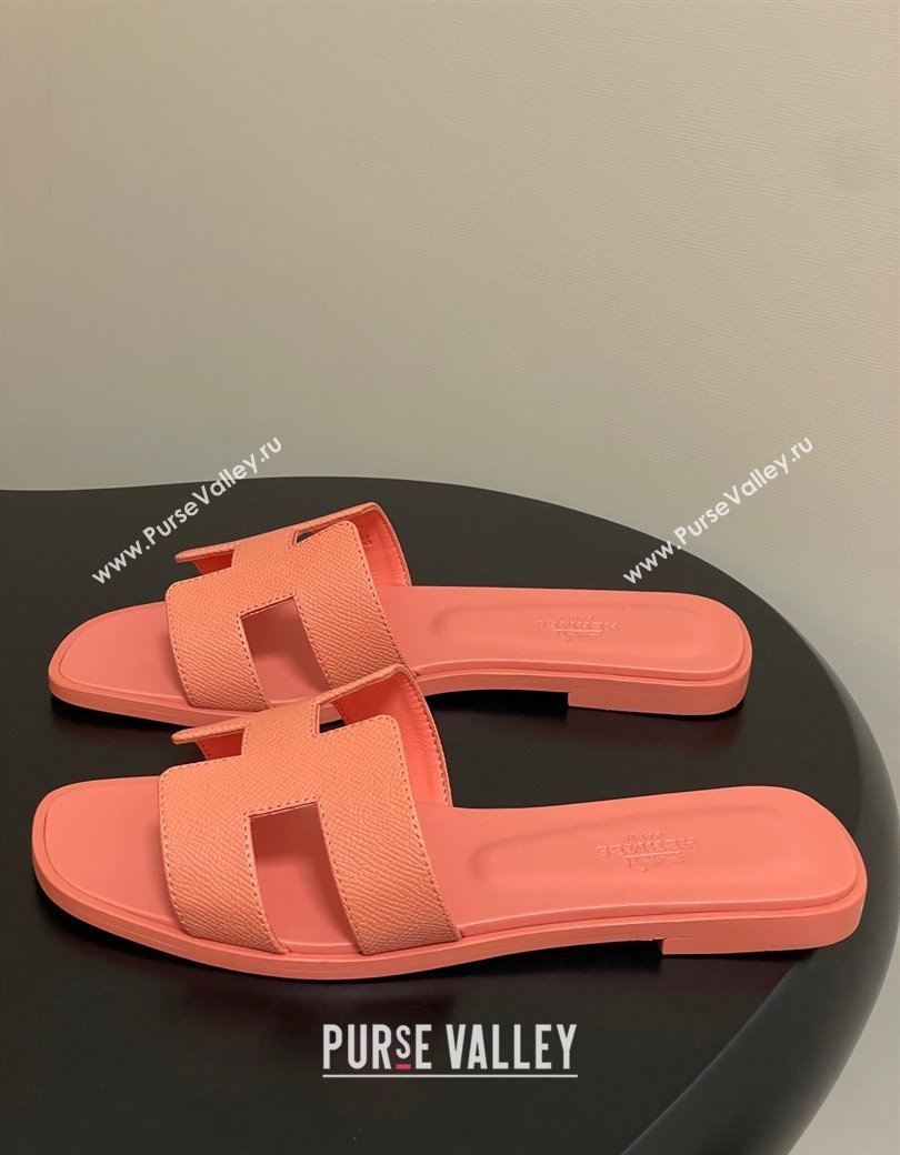 Hermes Oran Classic Flat Slides Sandal in Palm-Grained Calfskin Peachy Pink 2025 0819 (MD-250819021)
