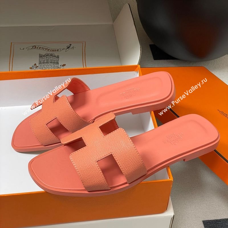 Hermes Oran Classic Flat Slides Sandal in Palm-Grained Calfskin Peachy Pink 2025 0819 (MD-250819021)