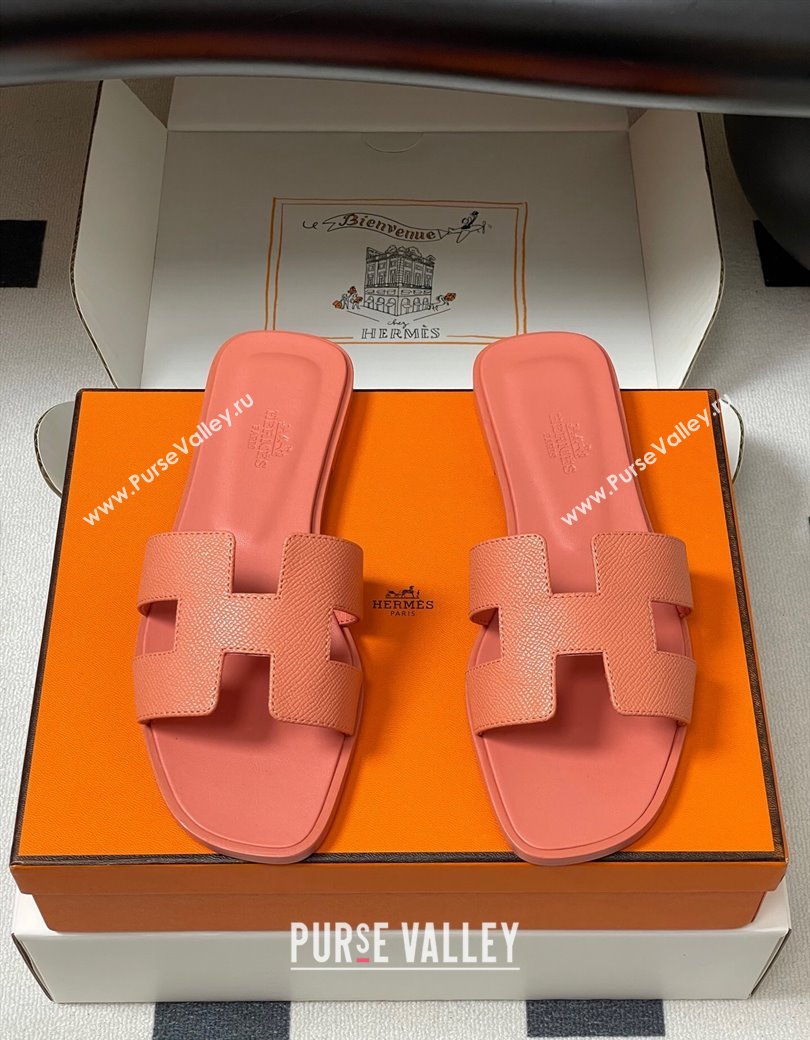 Hermes Oran Classic Flat Slides Sandal in Palm-Grained Calfskin Peachy Pink 2025 0819 (MD-250819021)