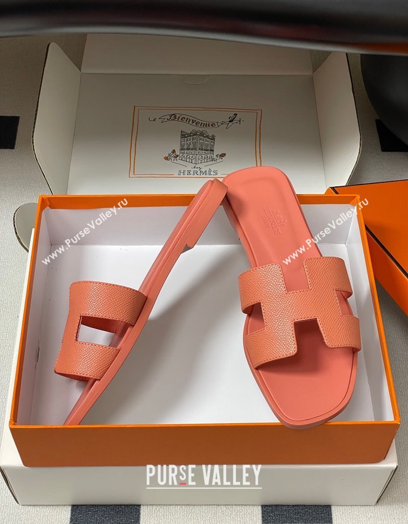 Hermes Oran Classic Flat Slides Sandal in Palm-Grained Calfskin Peachy Pink 2025 0819 (MD-250819021)