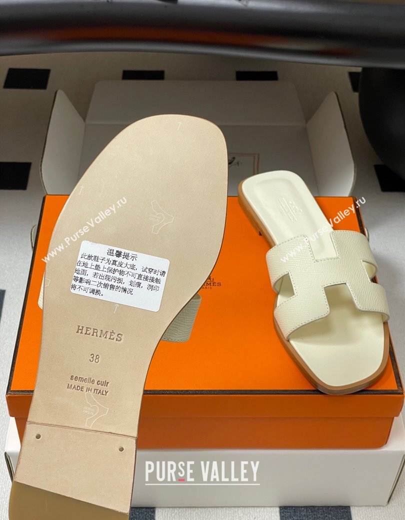 Hermes Oran Classic Flat Slides Sandal in Palm-Grained Calfskin Pale Yellow 2025 0819 (MD-250819002)