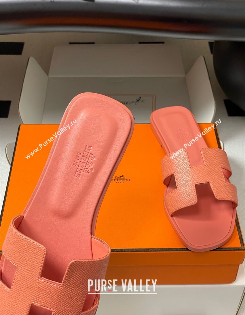 Hermes Oran Classic Flat Slides Sandal in Palm-Grained Calfskin Peachy Pink 2025 0819 (MD-250819021)