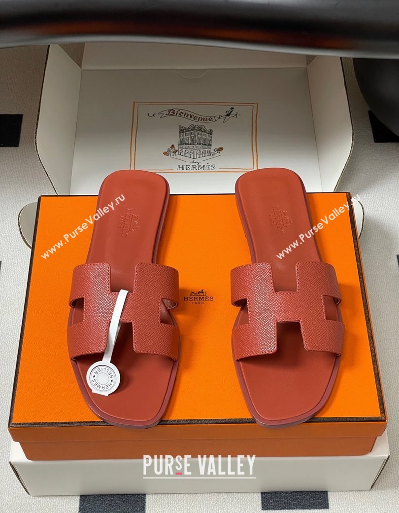 Hermes Oran Classic Flat Slides Sandal in Palm-Grained Calfskin Brown 2025 0819 (MD-250819022)