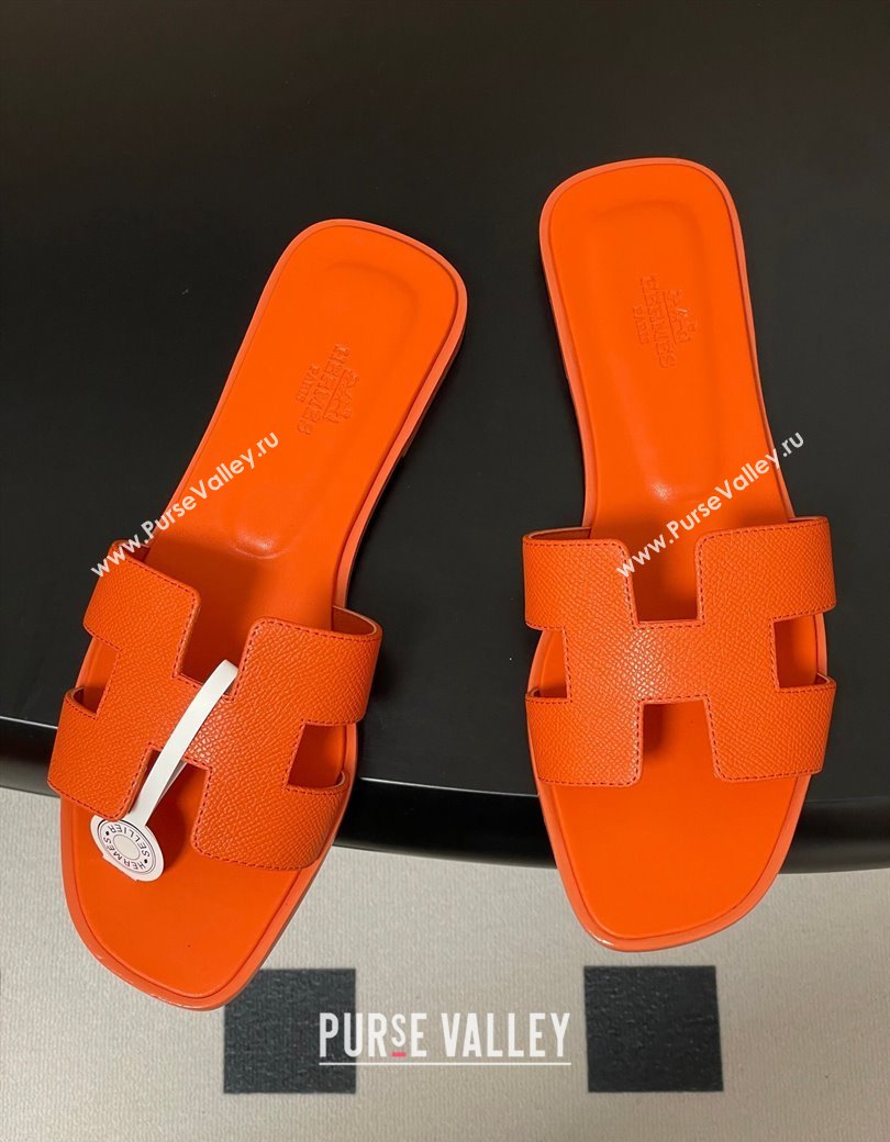 Hermes Oran Classic Flat Slides Sandal in Palm-Grained Calfskin Orange 2025 0819 (MD-250819023)