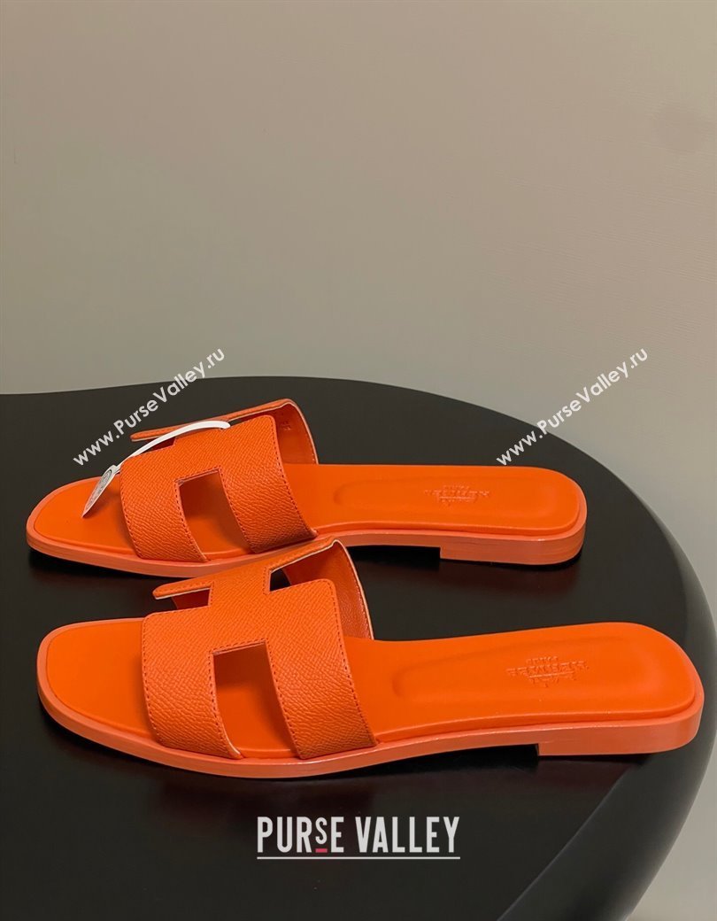 Hermes Oran Classic Flat Slides Sandal in Palm-Grained Calfskin Orange 2025 0819 (MD-250819023)