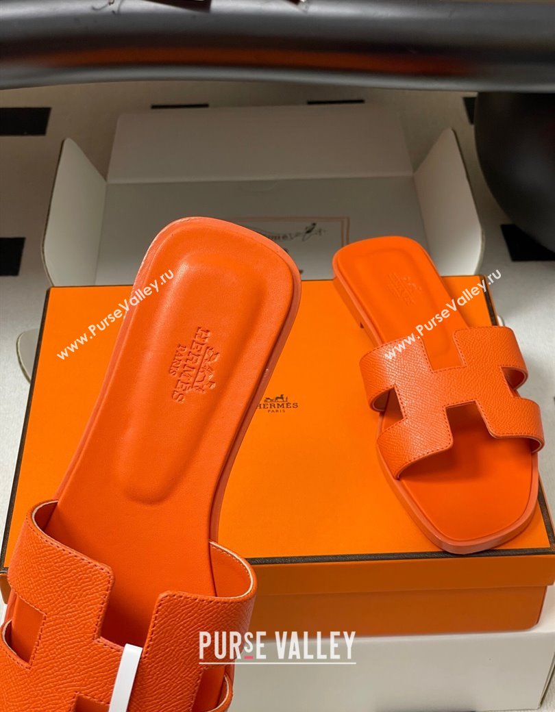 Hermes Oran Classic Flat Slides Sandal in Palm-Grained Calfskin Orange 2025 0819 (MD-250819023)