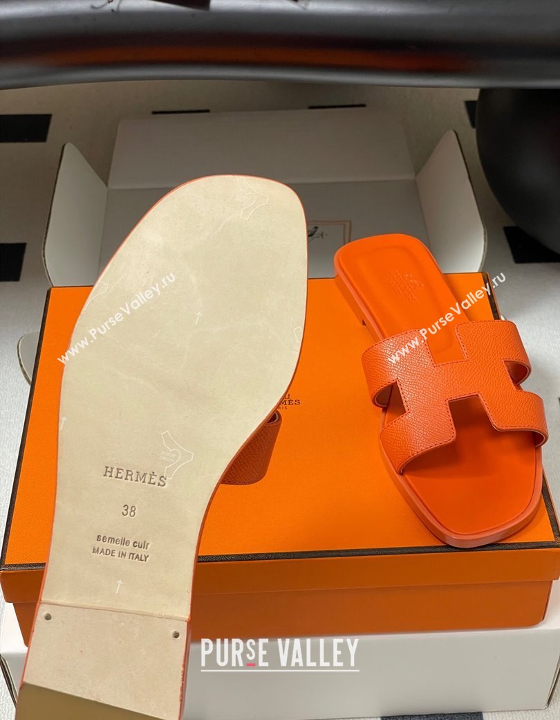 Hermes Oran Classic Flat Slides Sandal in Palm-Grained Calfskin Orange 2025 0819 (MD-250819023)