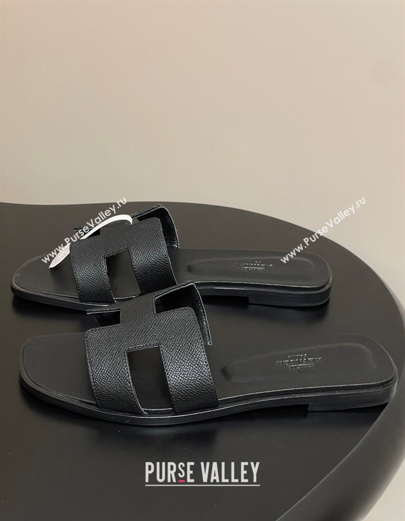 Hermes Oran Classic Flat Slides Sandal in Palm-Grained Calfskin Black 2025 H081803 (MD-250819024)