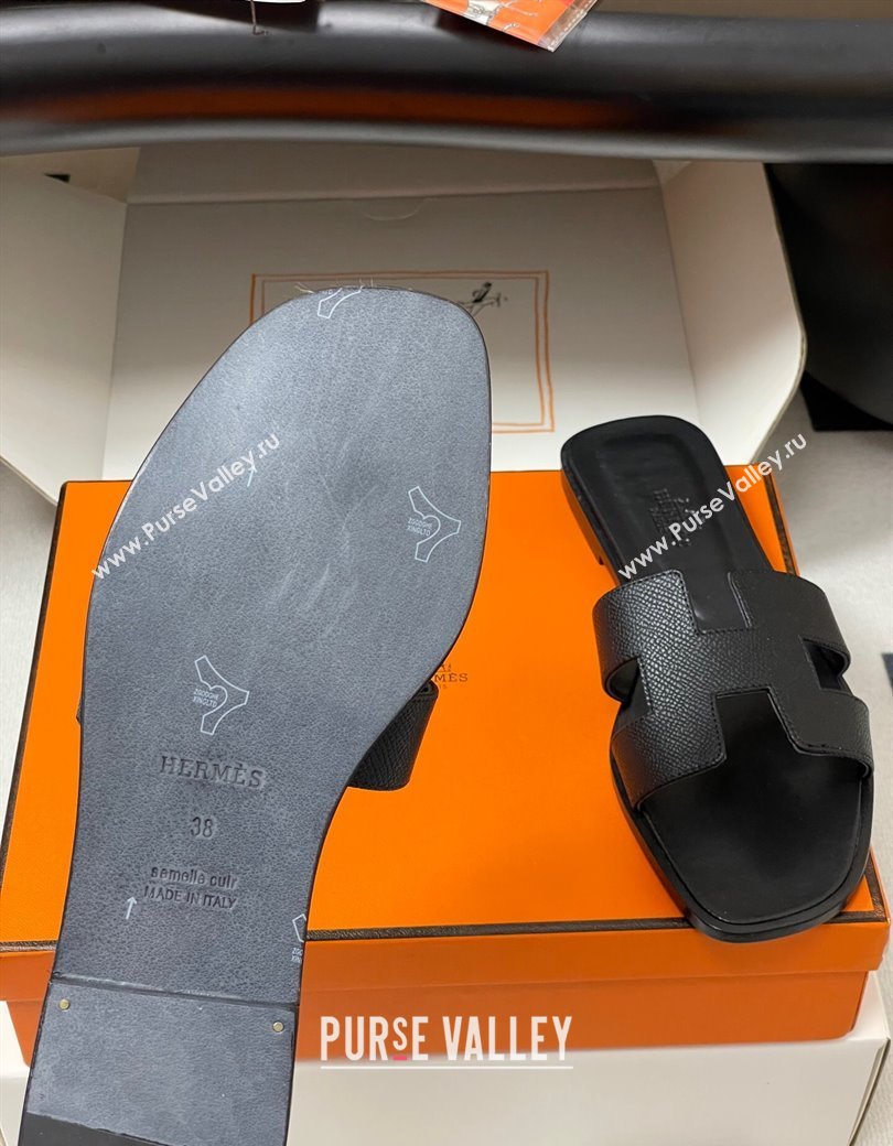 Hermes Oran Classic Flat Slides Sandal in Palm-Grained Calfskin Black 2025 H081803 (MD-250819024)