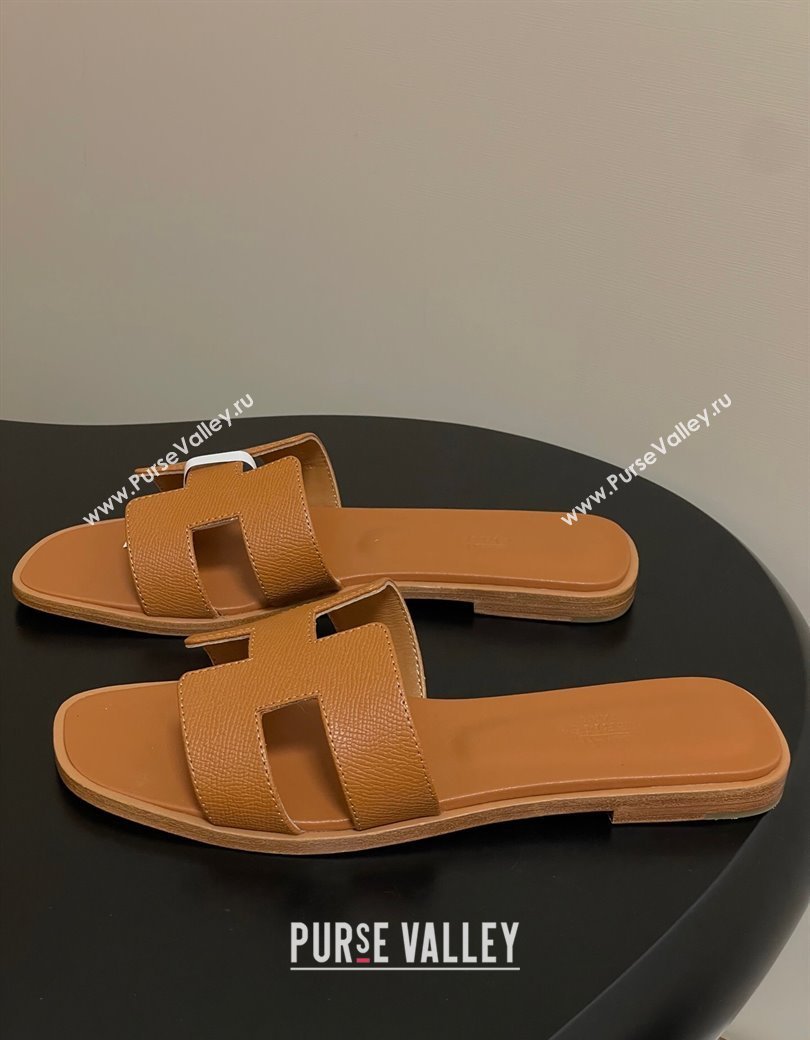 Hermes Oran Classic Flat Slides Sandal in Palm-Grained Calfskin Brown 2025 H081803 (MD-250819025)