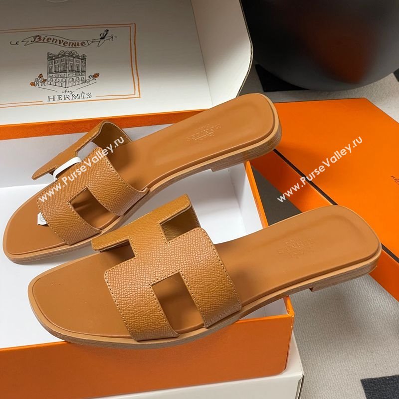 Hermes Oran Classic Flat Slides Sandal in Palm-Grained Calfskin Brown 2025 H081803 (MD-250819025)