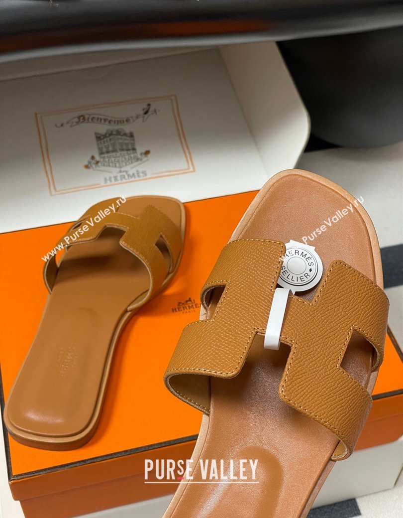 Hermes Oran Classic Flat Slides Sandal in Palm-Grained Calfskin Brown 2025 H081803 (MD-250819025)