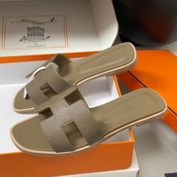 Hermes Oran Classic Flat Slides Sandal in Palm-Grained Calfskin Elephant 2025 H081803 (MD-250819026)
