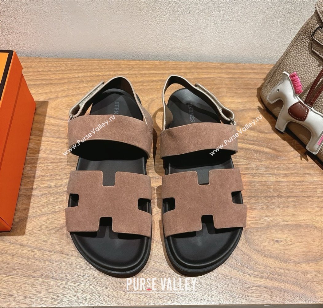 Hermes Genius Strap Sandals in Suede Taupe 2025 H082011 (XC-250820174)
