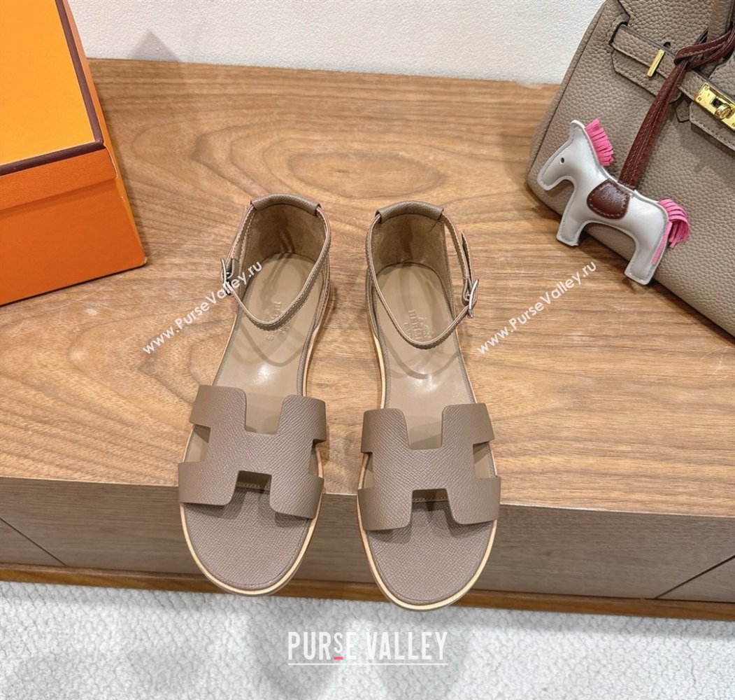 Hermes Santorini Flat Sandals in Epsom Calfskin Grey 2025 H082013 (XC-250820186)