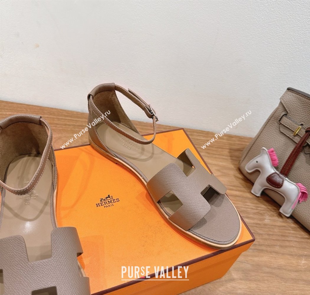 Hermes Santorini Flat Sandals in Epsom Calfskin Grey 2025 H082013 (XC-250820186)