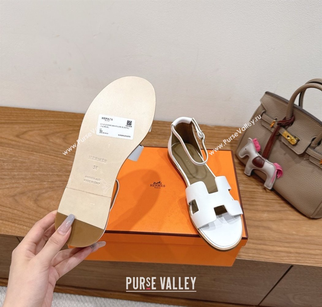 Hermes Santorini Flat Sandals in Calfskin Leather White 2025 H082013 (XC-250820188)