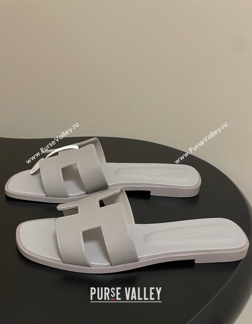 Hermes Oran Classic Flat Slides Sandal in Palm-Grained Calfskin Grey3 2025 H081803 (MD-250819029)
