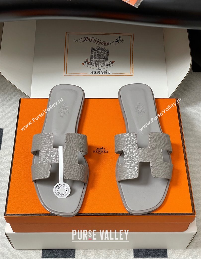 Hermes Oran Classic Flat Slides Sandal in Palm-Grained Calfskin Grey3 2025 H081803 (MD-250819029)