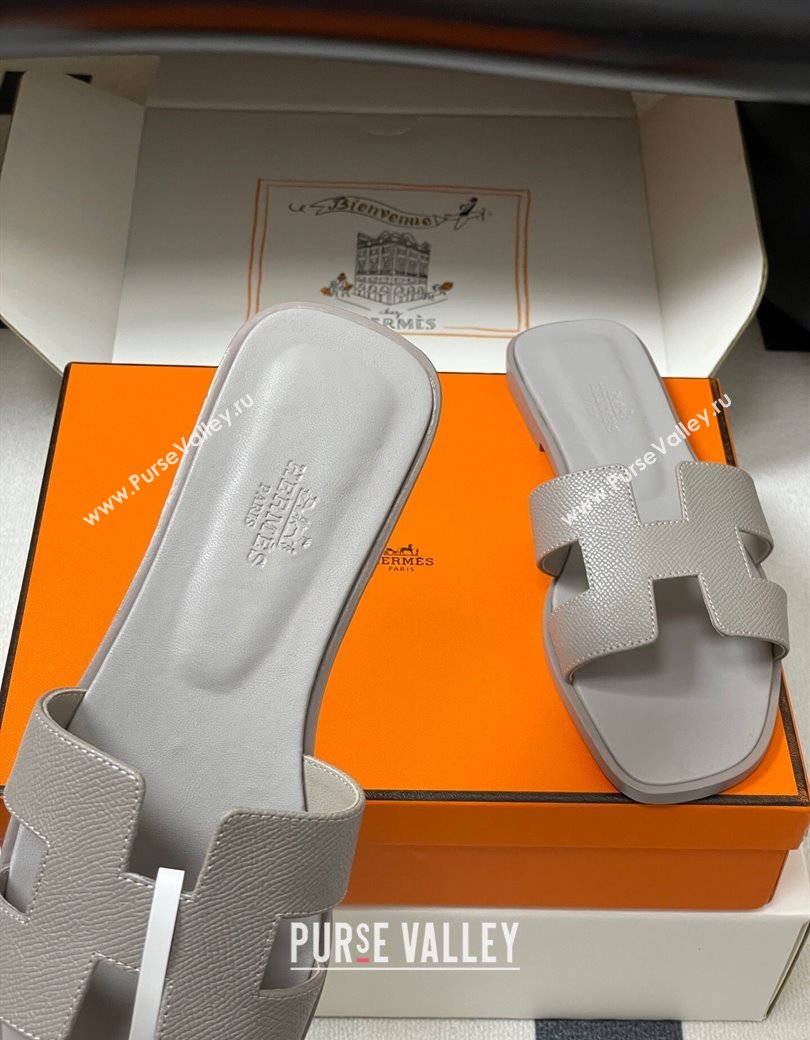 Hermes Oran Classic Flat Slides Sandal in Palm-Grained Calfskin Grey3 2025 H081803 (MD-250819029)