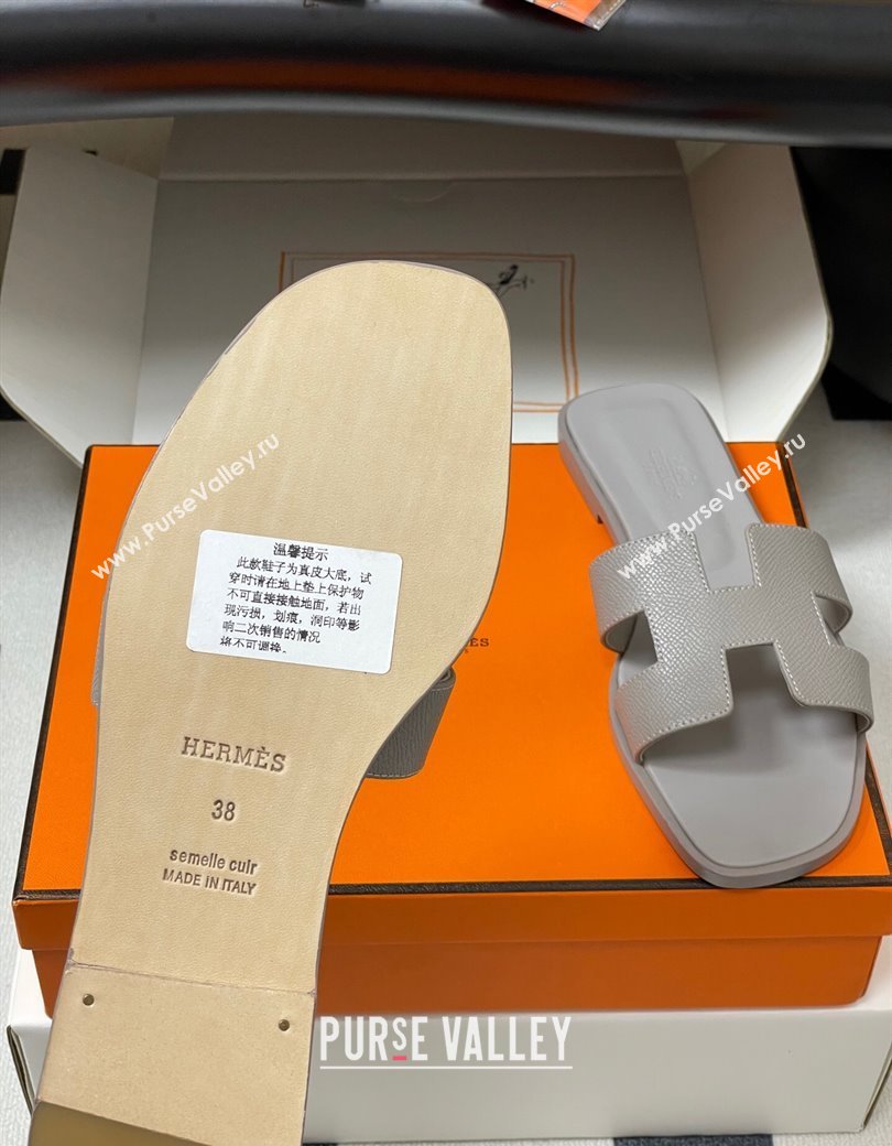 Hermes Oran Classic Flat Slides Sandal in Palm-Grained Calfskin Grey3 2025 H081803 (MD-250819029)